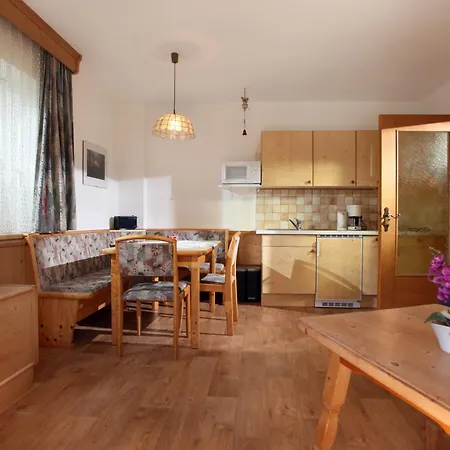 מלון דירות Gaestehaus Roland 3*
